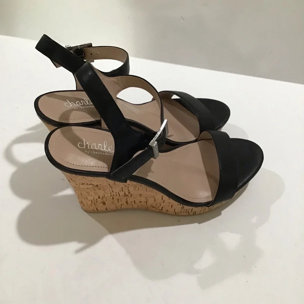 Charles Davis black leather platforms NWOT size 9.5 M